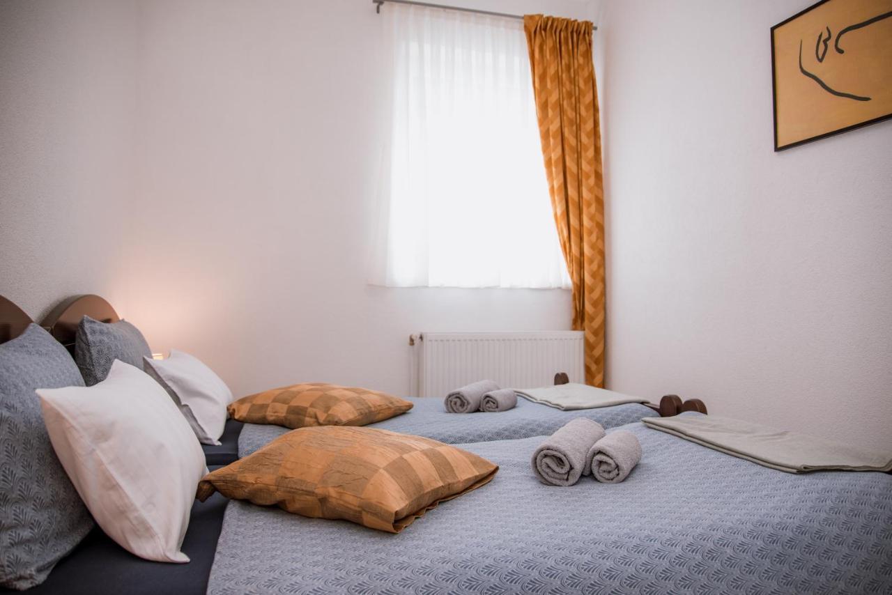 Guest House Mylan Licko Petrovo Selo Eksteriør billede