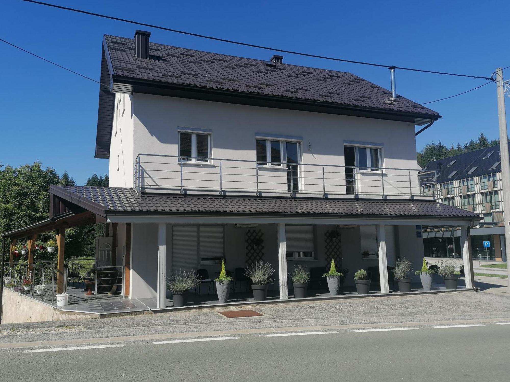 Guest House Mylan Licko Petrovo Selo Eksteriør billede